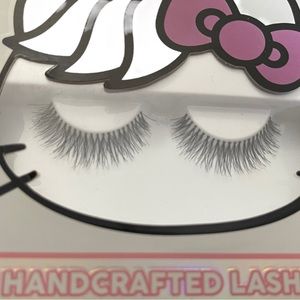 LIMITED EDITION: Hello Kitty false lashes.